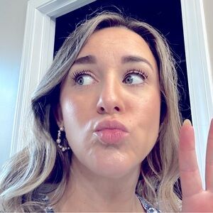 Meet your Posher, Lorianna